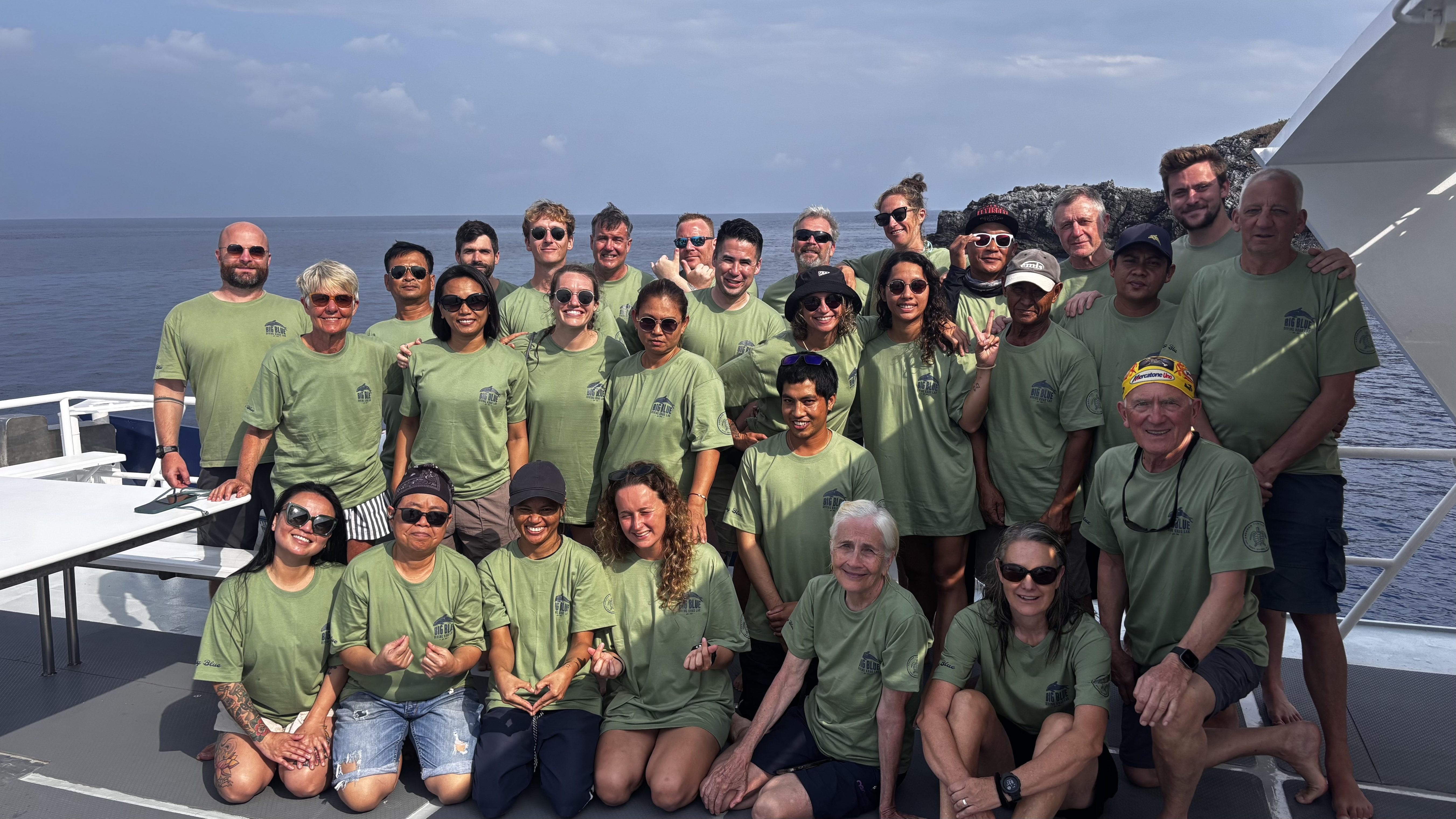 BB2622 Similan liveaboard group photo