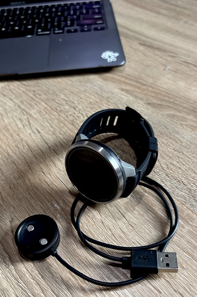 Suunto Ocean charging equipment