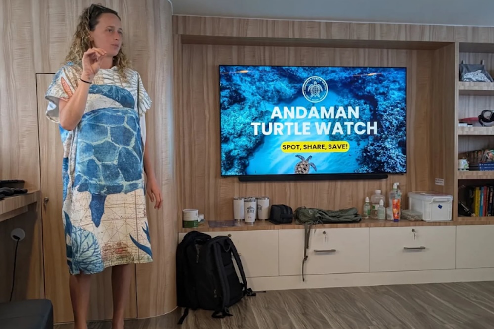 Eve Pillmore presents on our Similan liveaboard